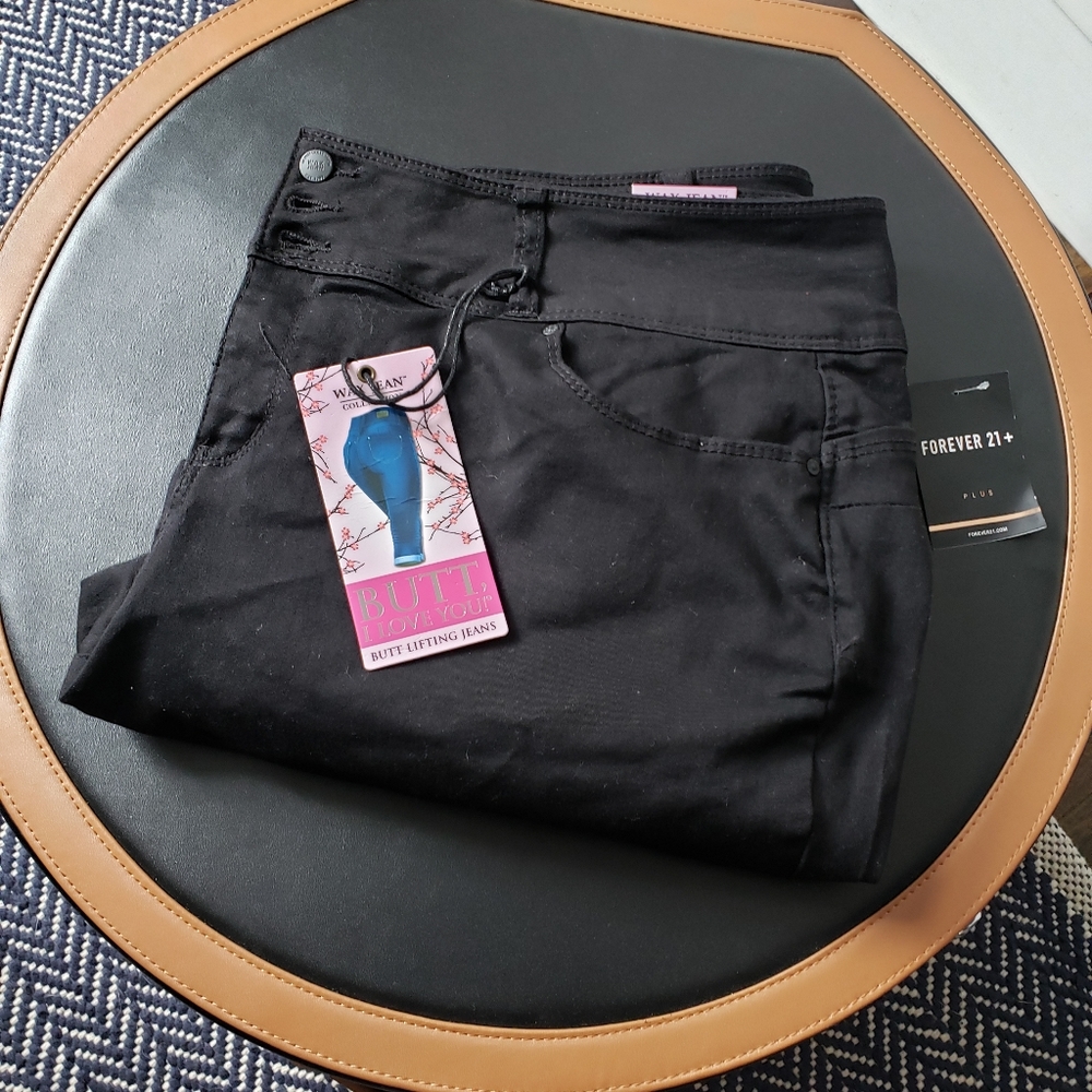 Forever 21 Black Wax Jean Capri - plus size 22